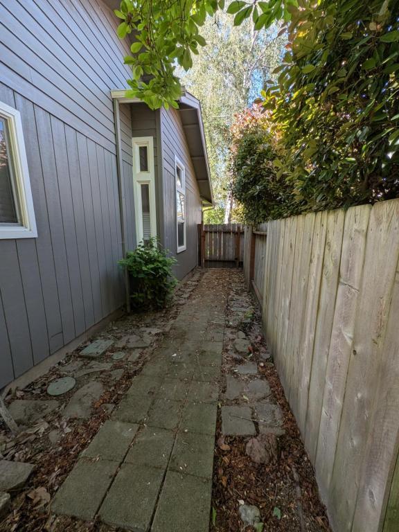 Building Photo - 2111 Garden Valley Way