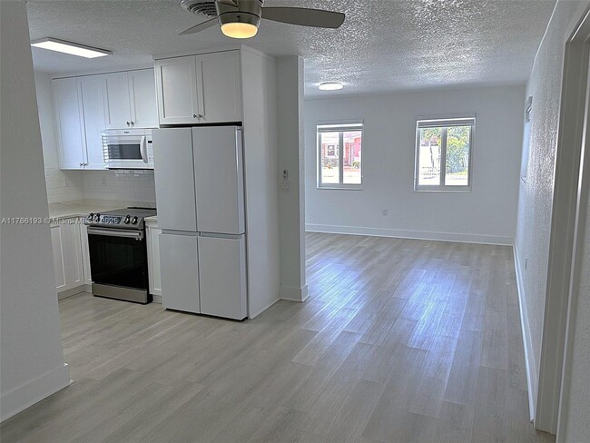 Building Photo - 11232 SW 5th St