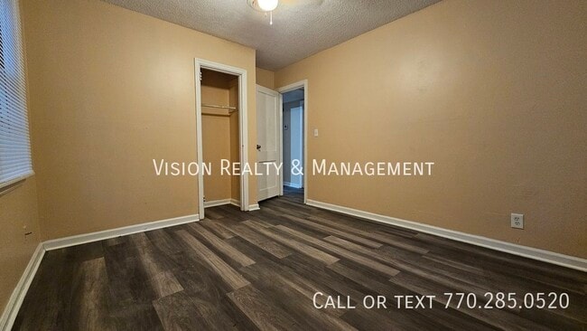 Building Photo - 1612 Lyndle Rd