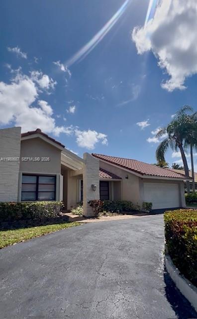 Building Photo - 10404 NW 5th Manor