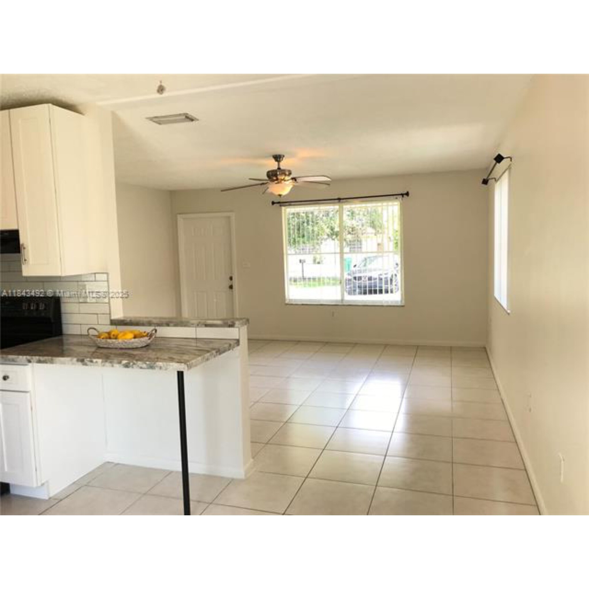 Building Photo - 10525 SW 77th Ct