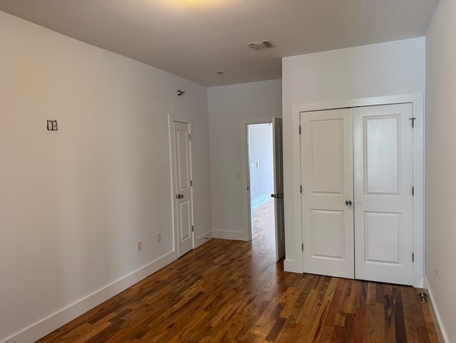 Building Photo - 5113 Bergenline Ave