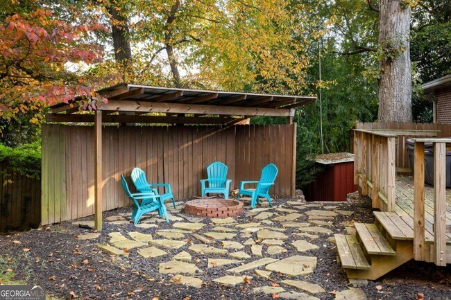 Building Photo - 811 Whelchel Dr