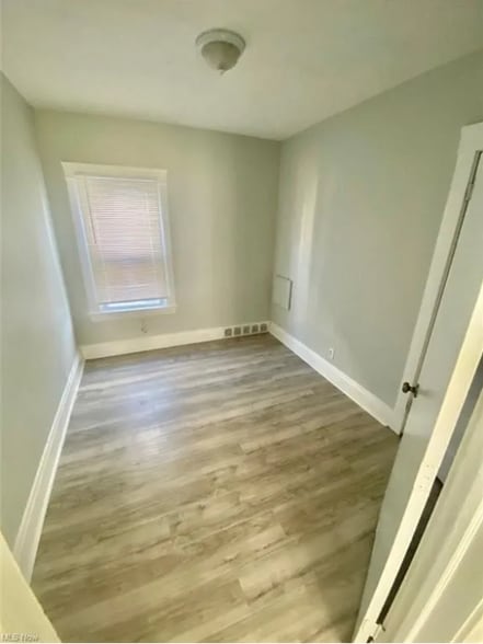 Building Photo - 2231 W 105th St