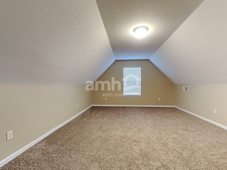 Building Photo - 10217 Limerick Cir