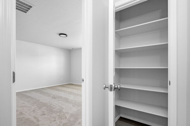 Building Photo - $200.00 Move in Special for September / Oc...