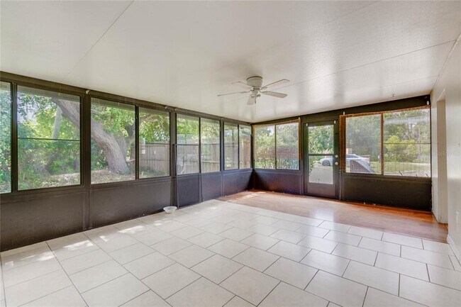 Building Photo - 4181 Chestnut Dr