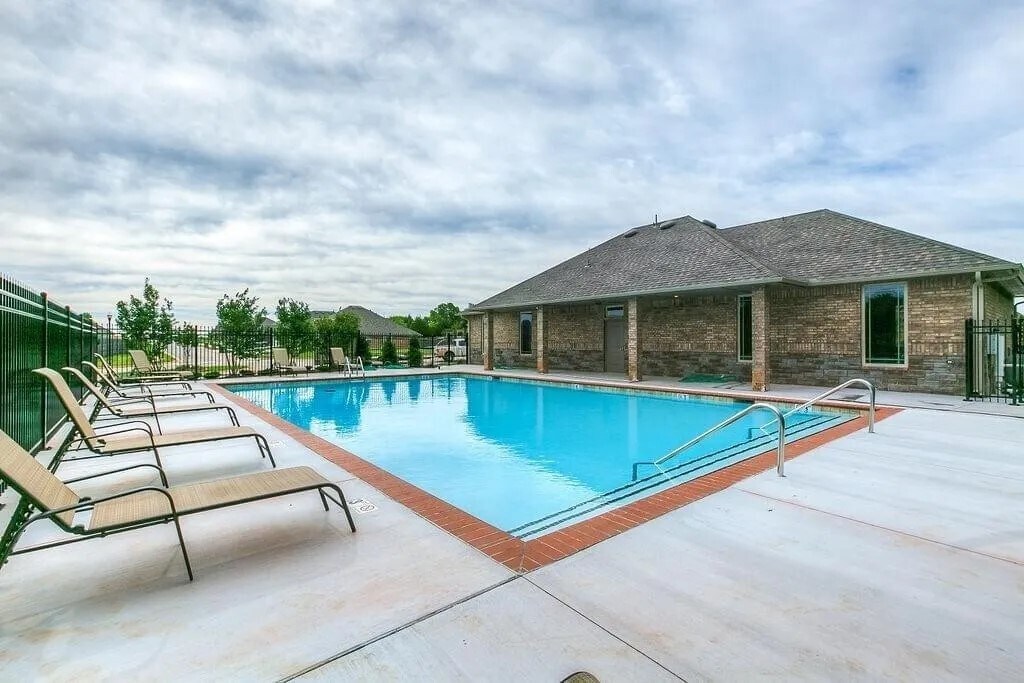 Neighborhood Pool/Clubhouse - 936 SW 140th St