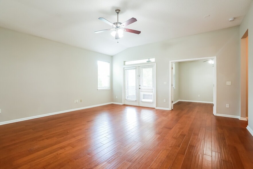Building Photo - 9565 Bembridge Mill Dr