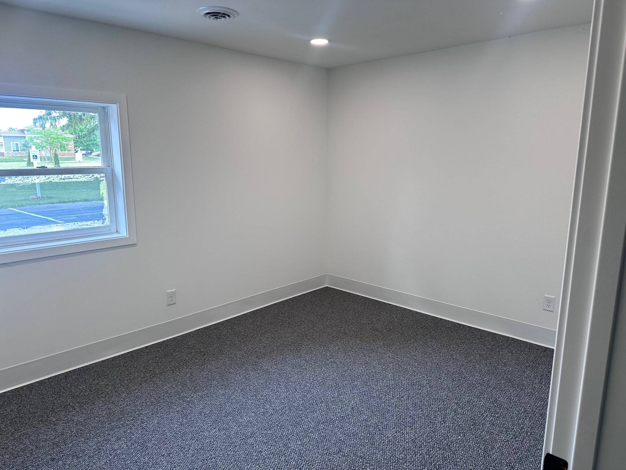 Building Photo - 6714 W Mequon Rd