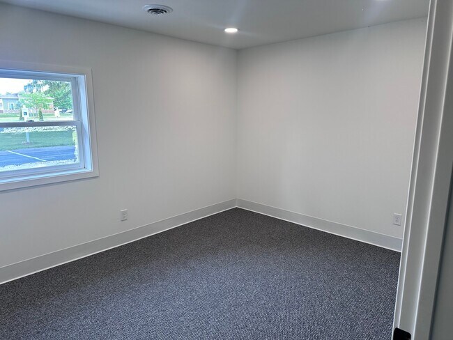 Building Photo - 6714 W Mequon Rd