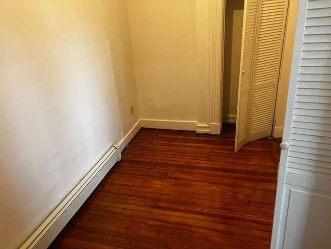 Building Photo - 138 Morton Ave