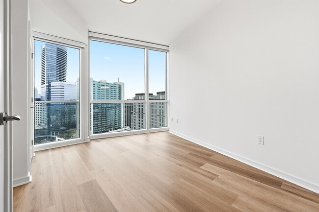Building Photo - 10 Terminus Luxury 2 Bedroom Condo in Heart of Buckhead