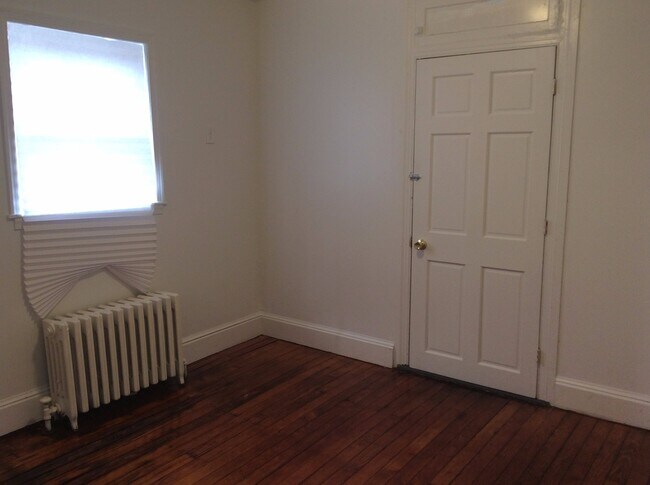 Building Photo - 3 bedroom apartment in York City SD