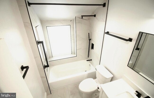 Building Photo - 2607 Hamlin St NE