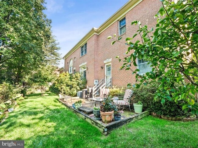 Building Photo - Elegant 4Bd/4Bth Brick Colonial