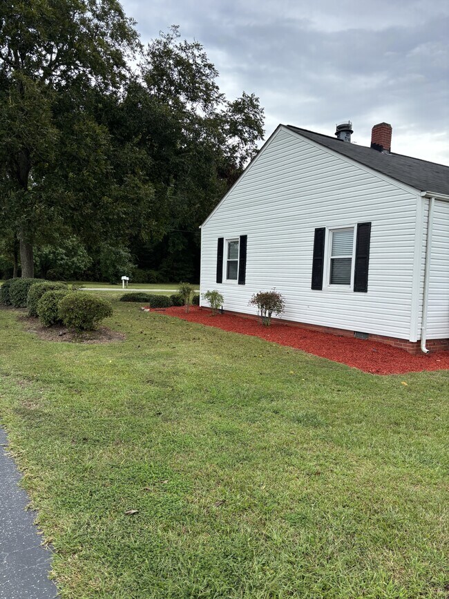 Building Photo - 9814 Stricklands Crossroads Rd