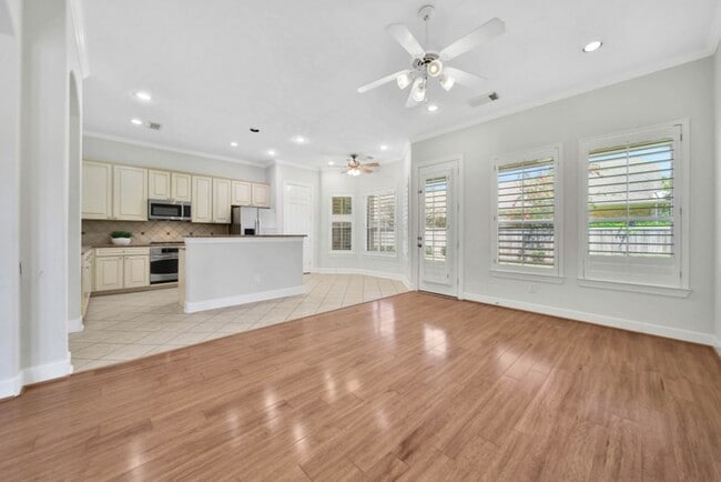 Building Photo - 6523 Monrovia Ln