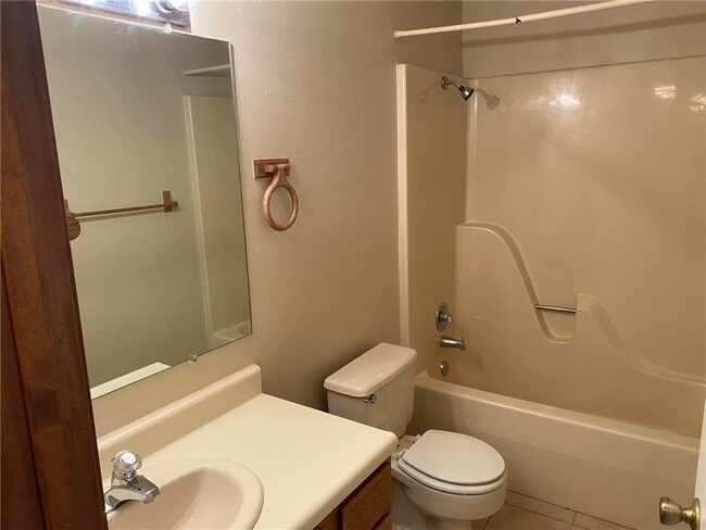 Building Photo - 419 N 35th St