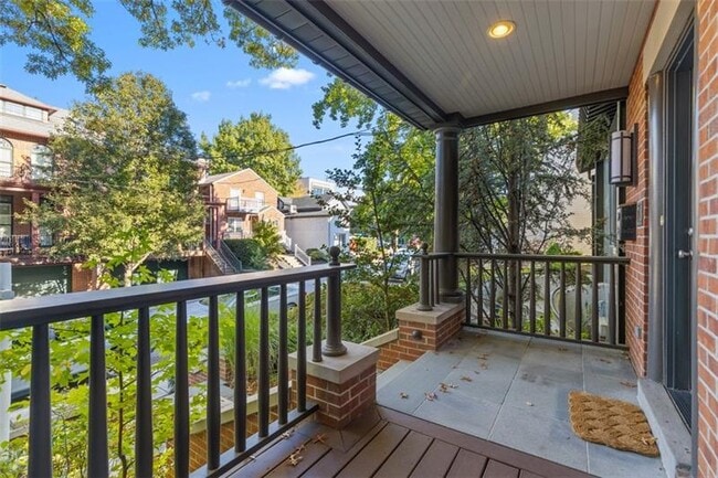 Building Photo - 718 Filbert St