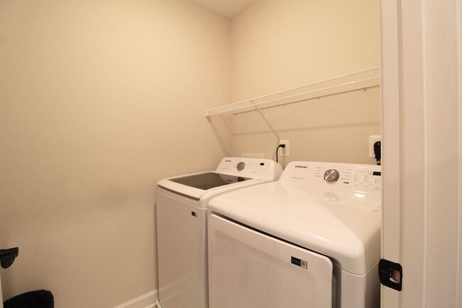 Building Photo - 1412 Palomino Trl