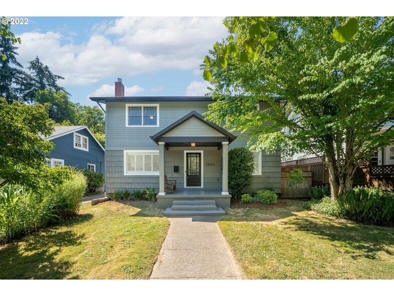 Building Photo - 2605 NE 35th Ave