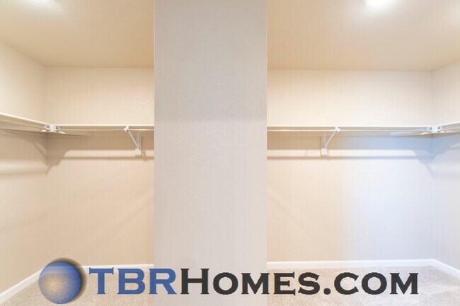 Building Photo - 9521 Market Dr
