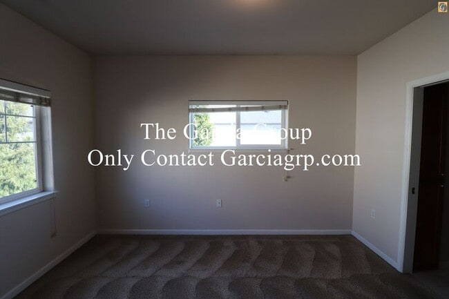 Building Photo - 10377 SW Ridgepath Ln