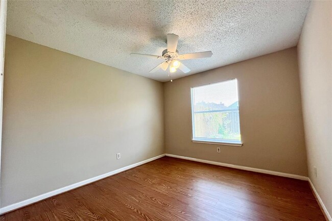 Building Photo - 3511 Palm Grove Dr