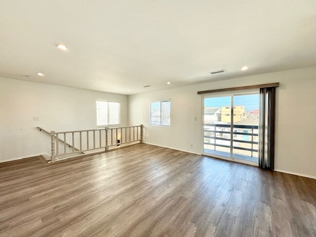Building Photo - 136 Ventura Ave