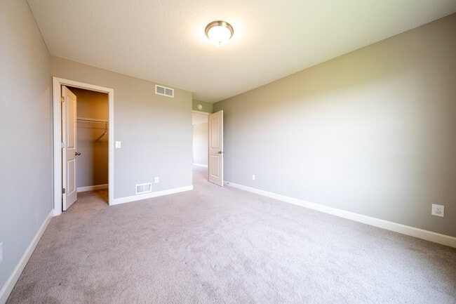 Building Photo - 15742 Everglade Ave