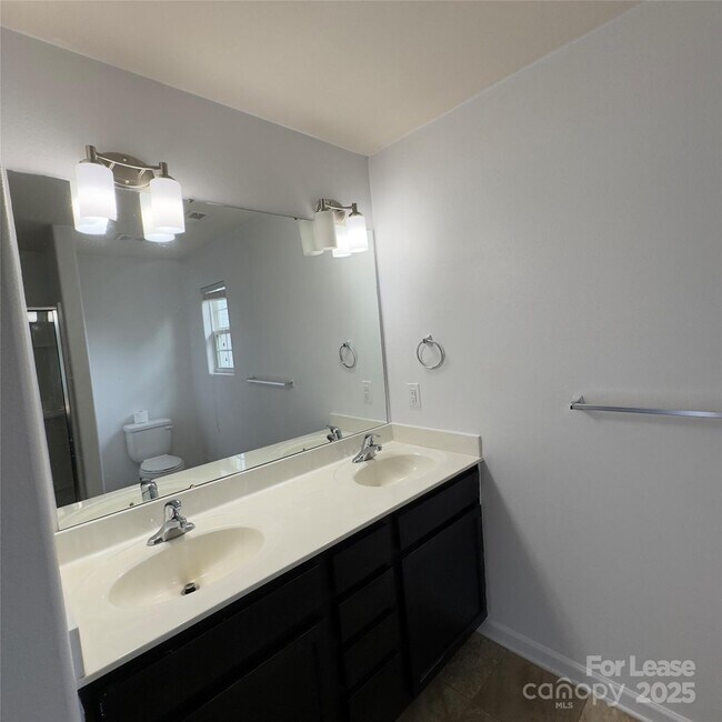 Building Photo - 9013 Maidenhair Ct