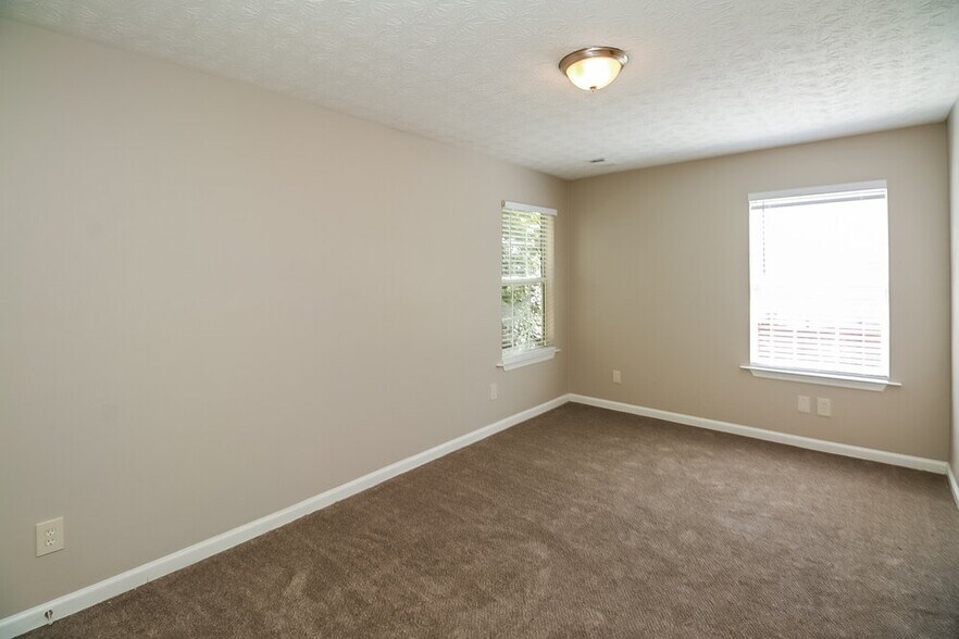 Building Photo - 4420 Roche St