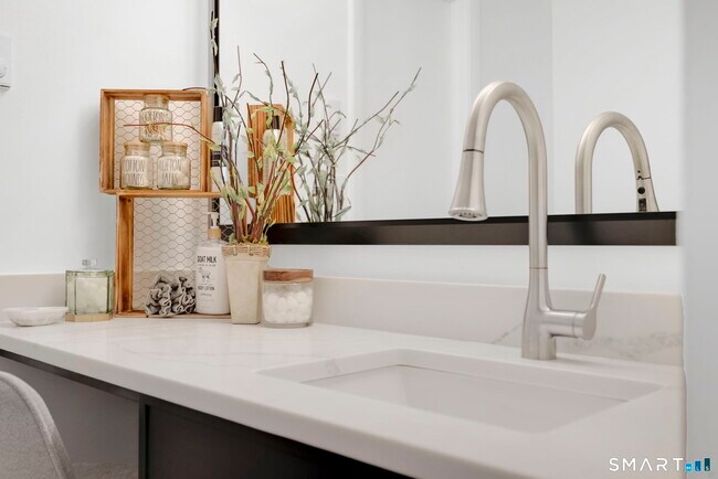 Building Photo - 62 Candlewood Dr