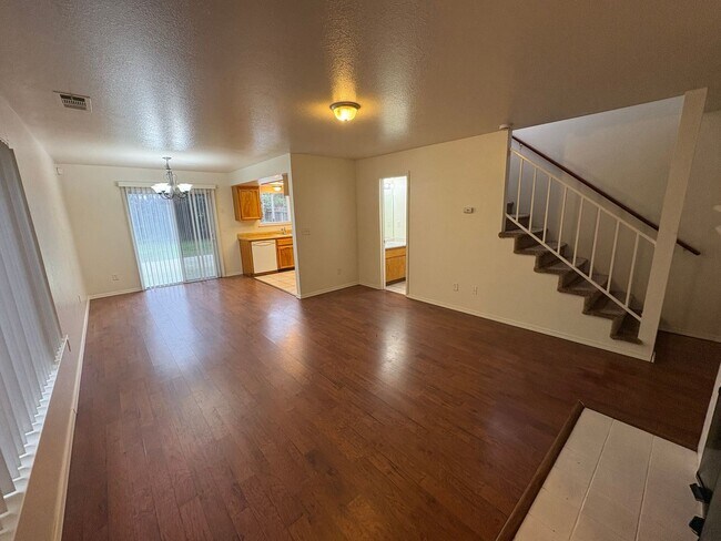 Building Photo - 2 story house in NW Visalia Available Now