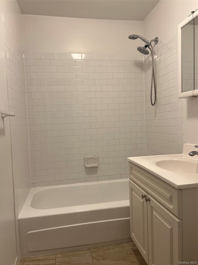 Building Photo - 10 Brevoort Dr