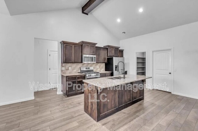 Building Photo - 8651 Overlook Dr