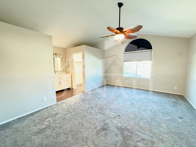 Building Photo - 1114 S Surfside Dr