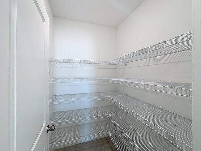 Building Photo - 7517 Samuel Ivy Dr