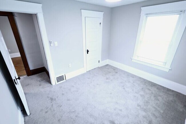 Building Photo - 91 Westwood Ave