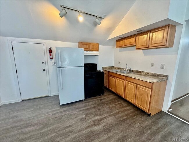 Building Photo - 219 N Prospect Rd