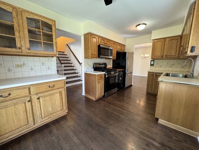 Building Photo - 1656 Castbourne Ct