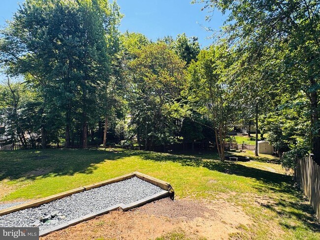 Building Photo - 5 Averil Ct