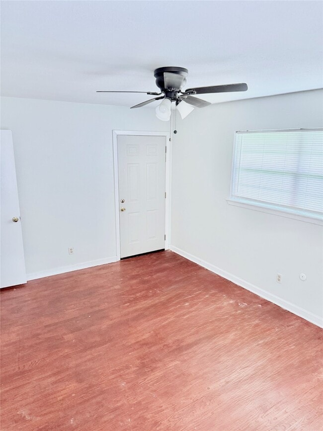 Building Photo - 1908 Peachwood Dr