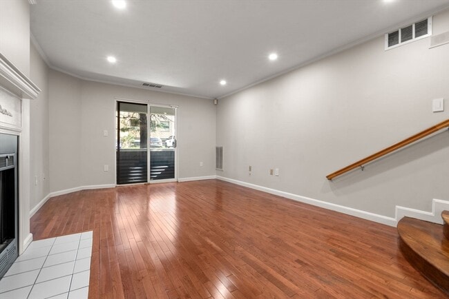 Building Photo - 1216 VFW Parkway