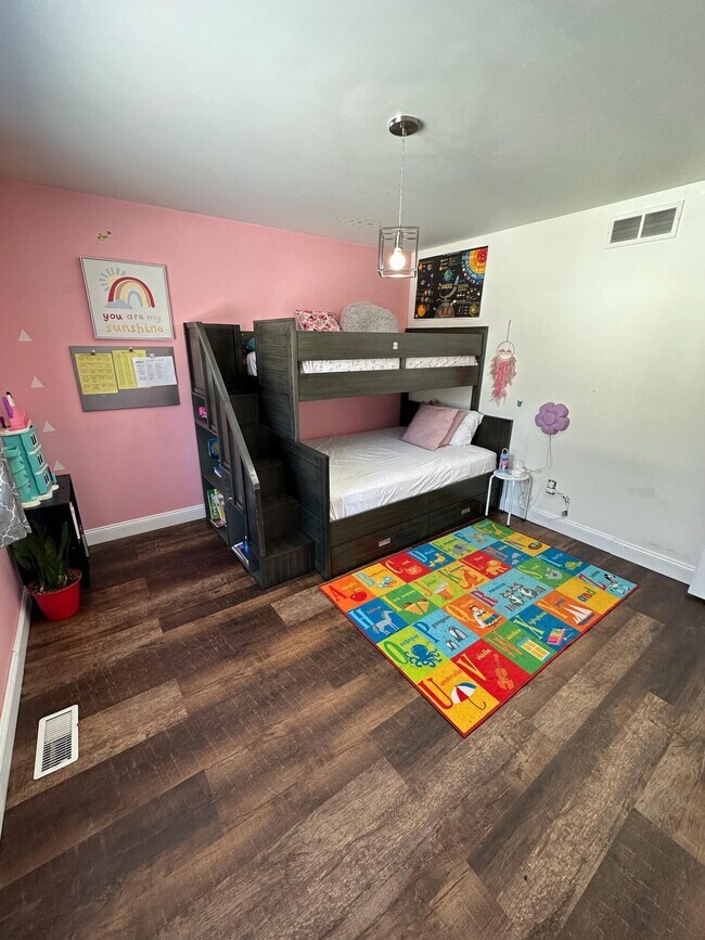 Building Photo - 5017 Saffron Dr