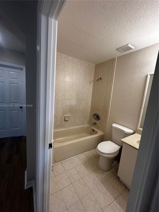 Building Photo - 2812 SE 16th Ave