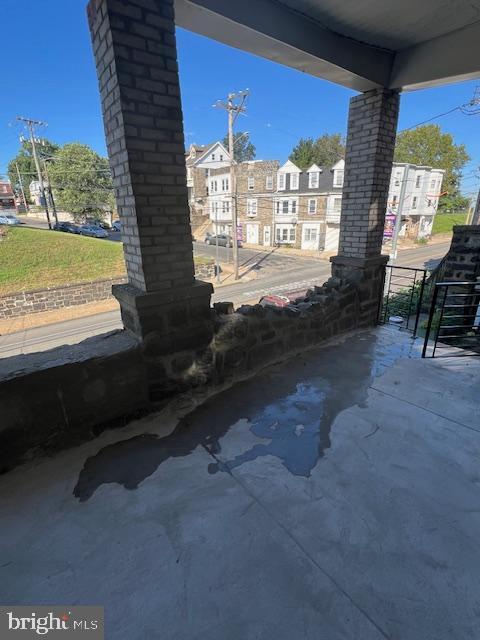 Building Photo - 710 Main St