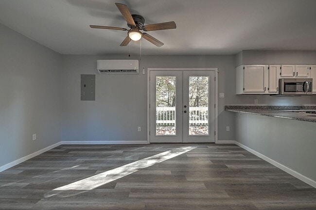 Building Photo - 254 Wildwood Dr