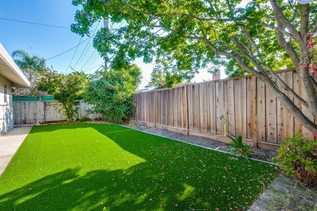 Building Photo - 1534 Crespi Dr